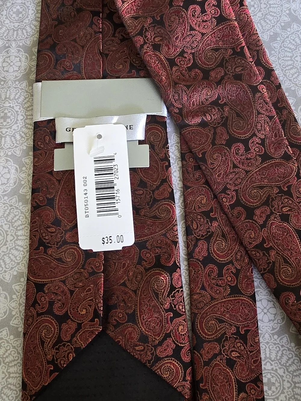 Geoffrey Beene classic paisley